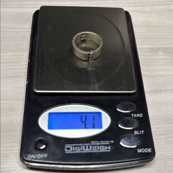 Tiffany & Co. Silver Mesh Ring - Picture 6 of 7